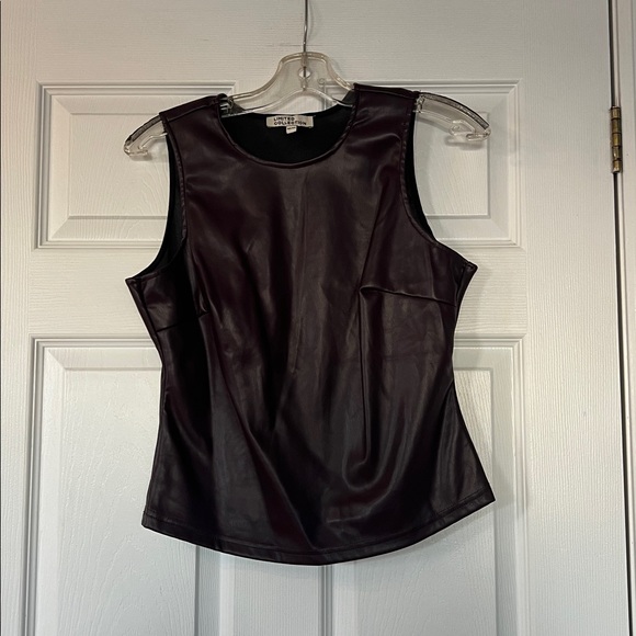 Sleeveless dark plum faux leather top - Picture 2 of 3
